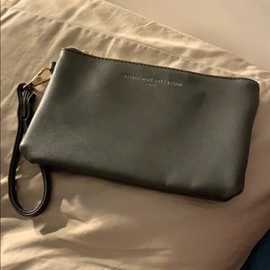 🥳FREE W/ PURCHASE🥳 Cell phone charging wristlet